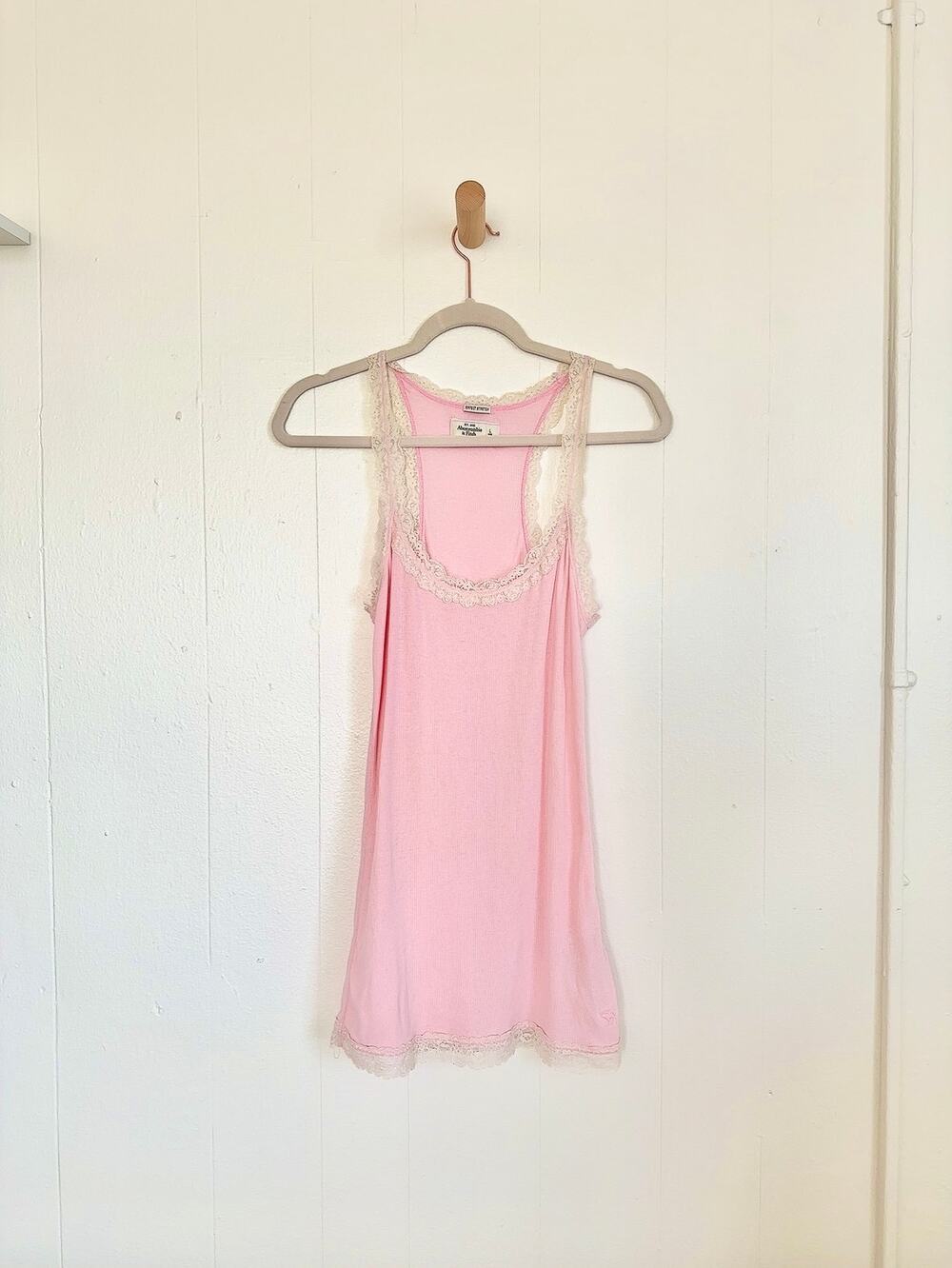 Vintage Y2K Abercrombie & Fitch Pink Ribbed Lace Trim Racerback Tank Top Large